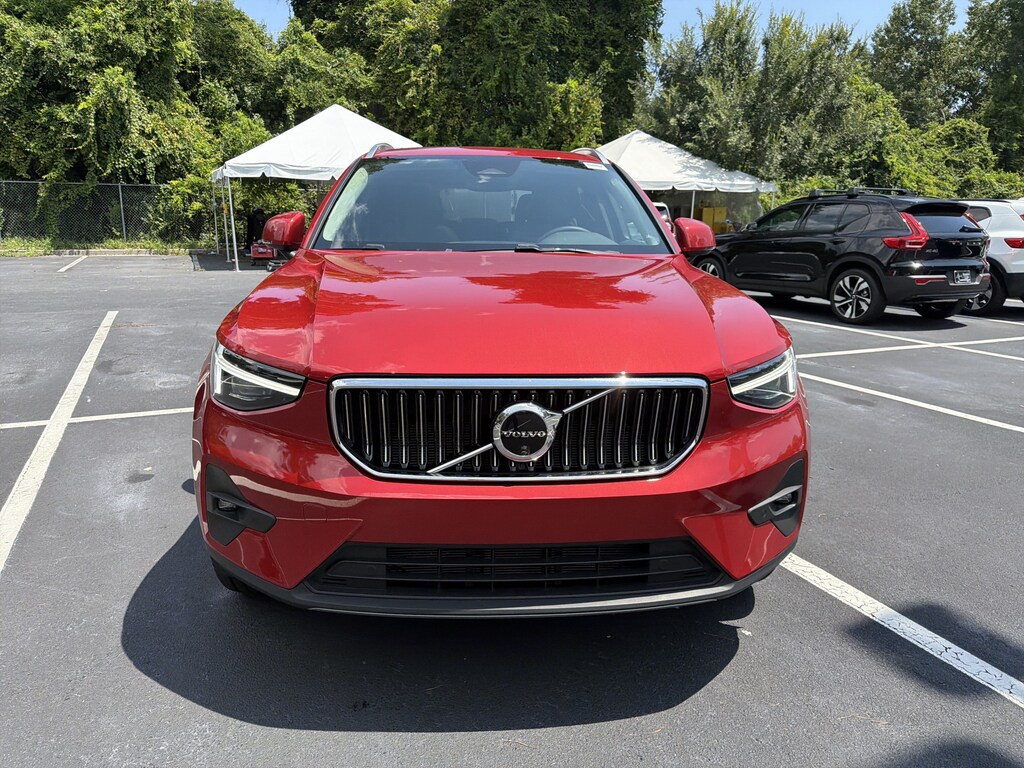 Certified 2024 Volvo XC40 Ultimate Bright Theme SUV