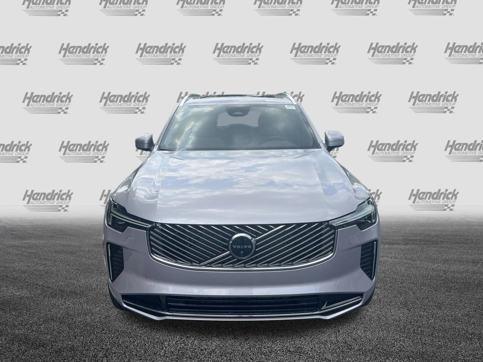 2026 Volvo XC90 B5 Core AWD photo 3