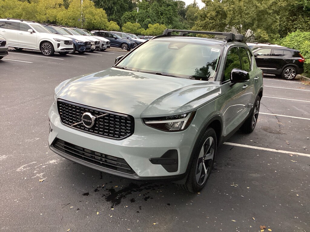 Certified 2026 Volvo XC40 Core SUV