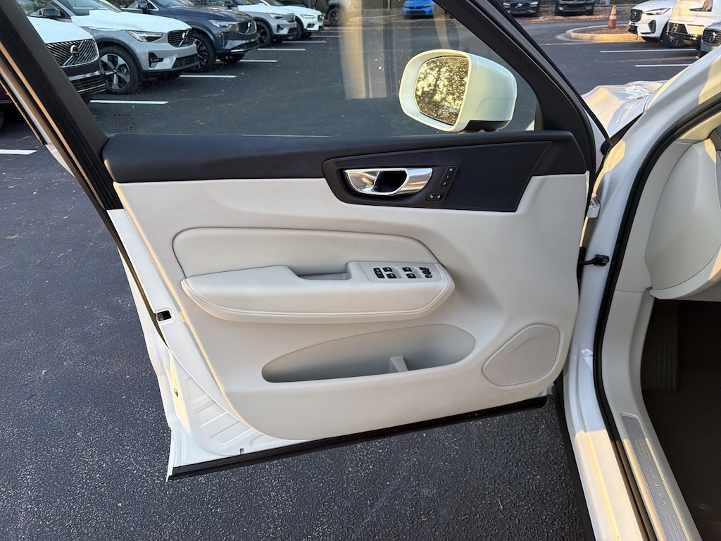 Certified 2023 Volvo XC60 Plus Bright Theme SUV