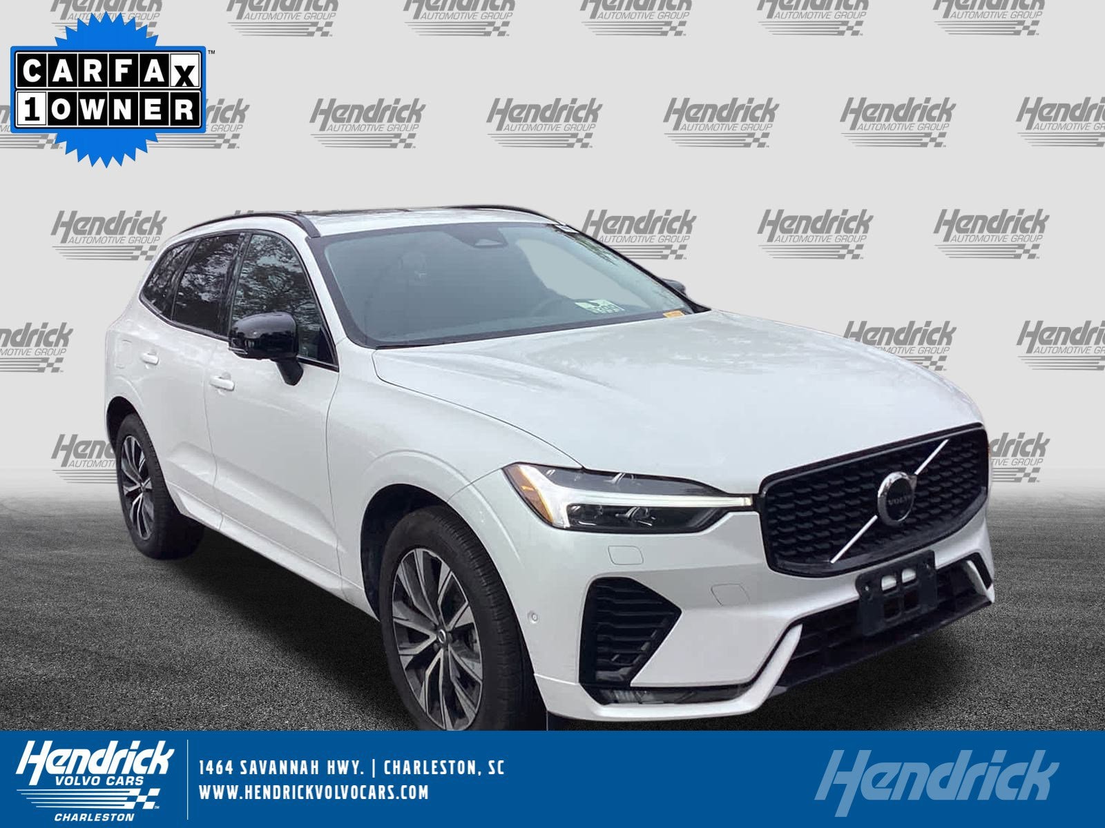 2025 Volvo XC60 Plus's photo