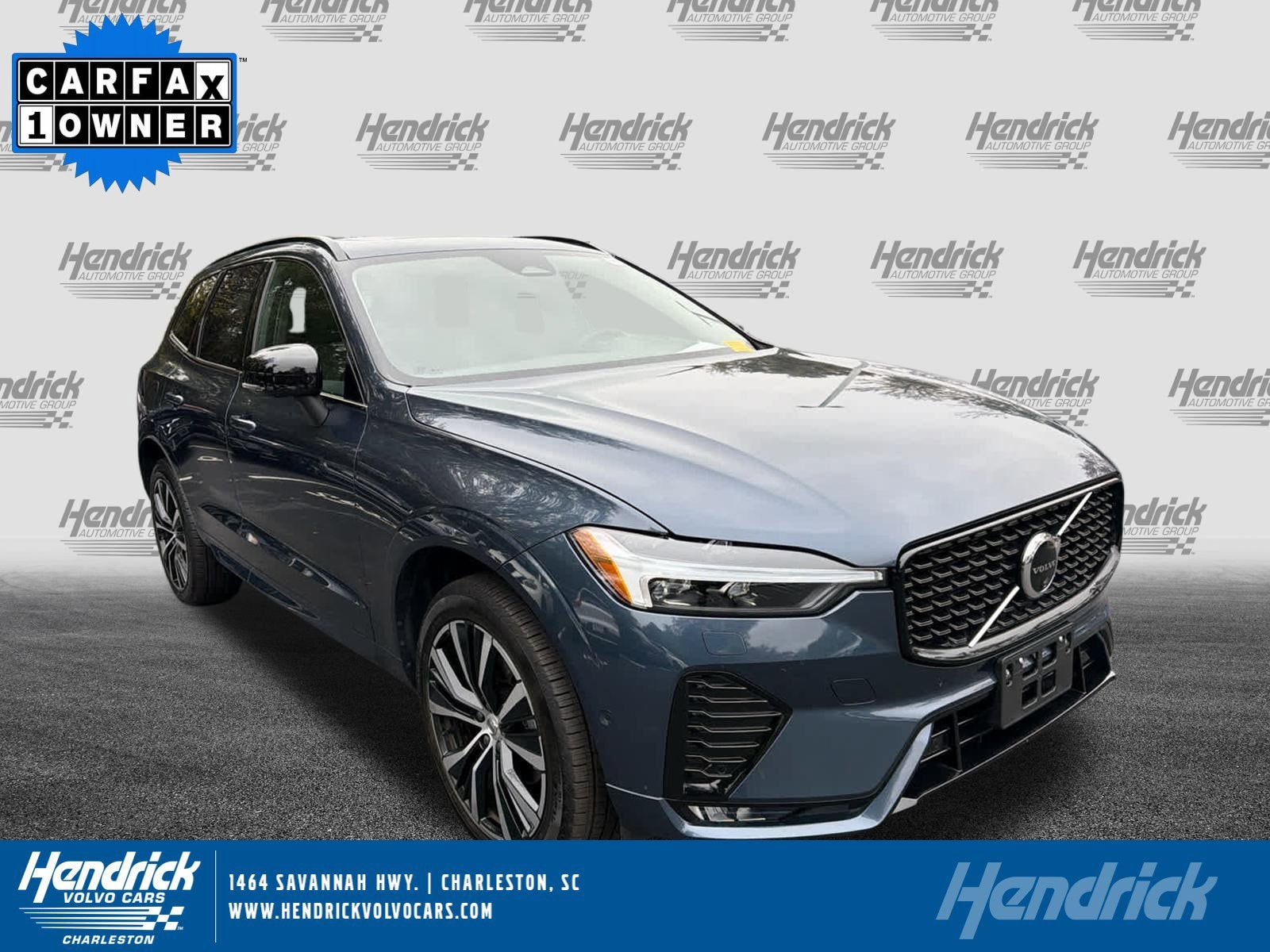 2025 Volvo XC60 Plus's photo