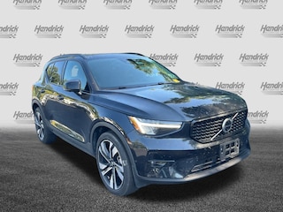 2025 Volvo XC40 Plus Dark Theme SUV
