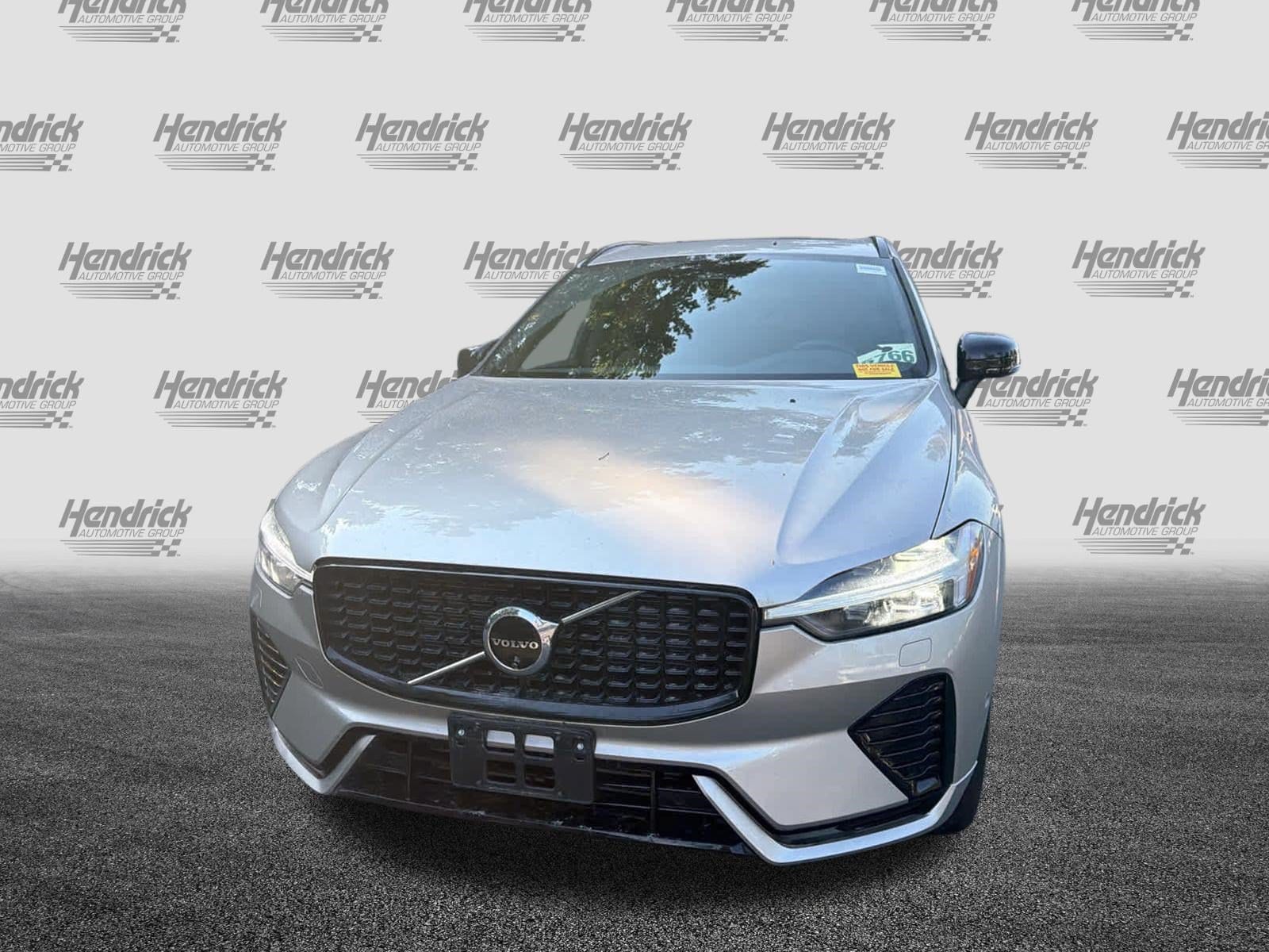 Volvo XC60 Recharge Plug-In Hybrid Plus Dark Theme
