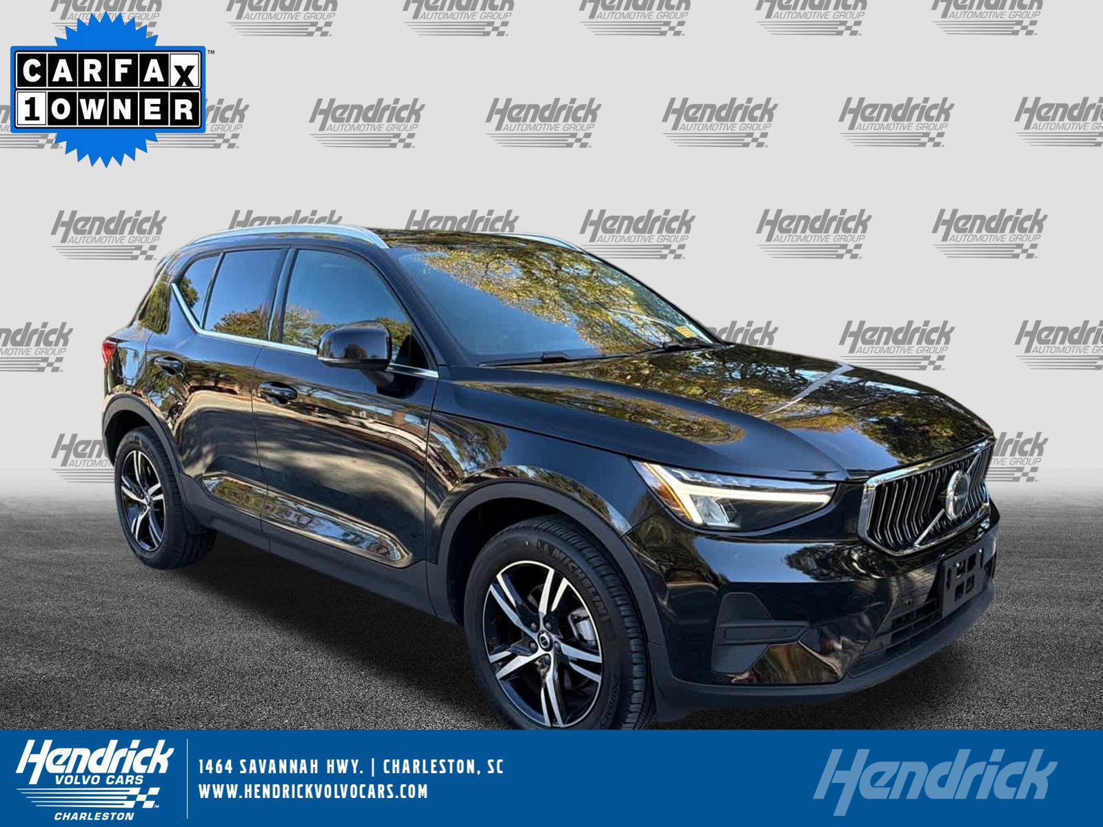 2025 Volvo XC40 Core's photo