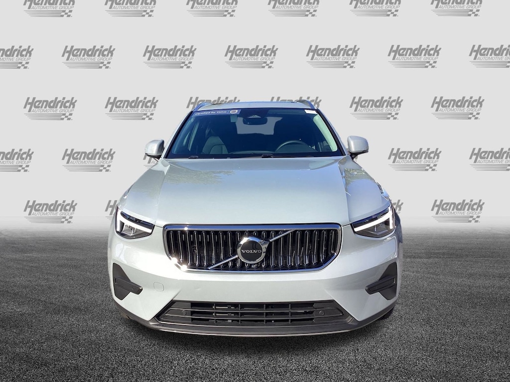 Certified 2025 Volvo XC40 Core Bright Theme SUV