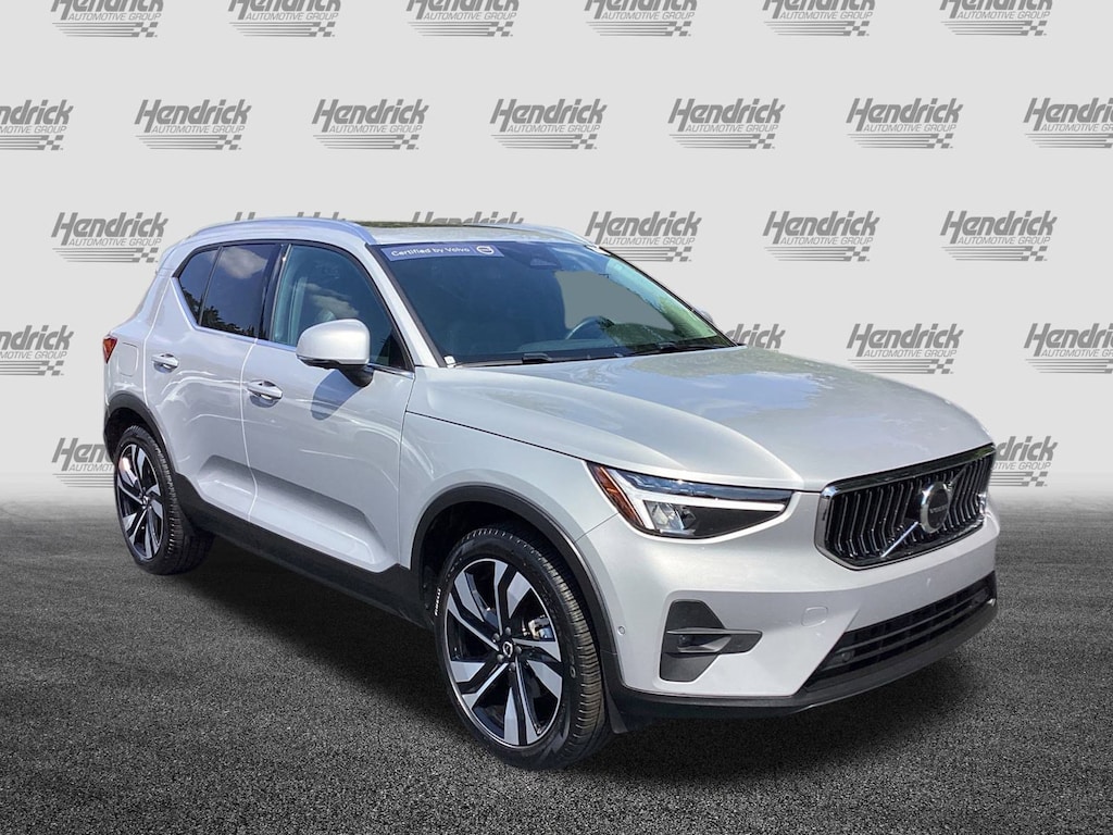 Certified 2025 Volvo XC40 Plus Bright Theme SUV