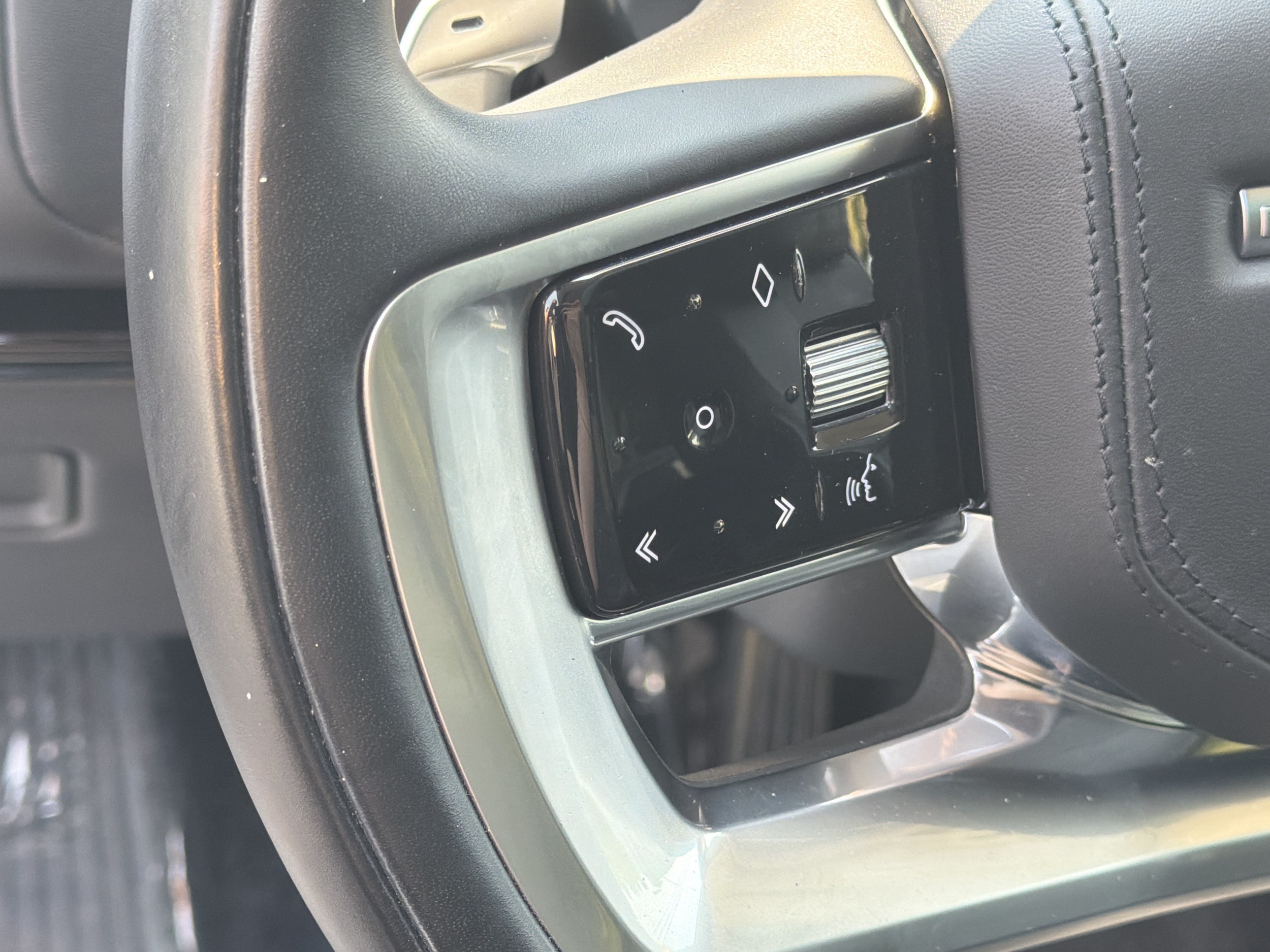2022 Land Rover Range Rover Base - Photo 19
