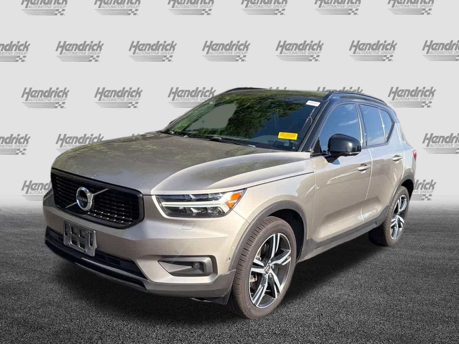 2022 Volvo XC40 R-Design photo 6
