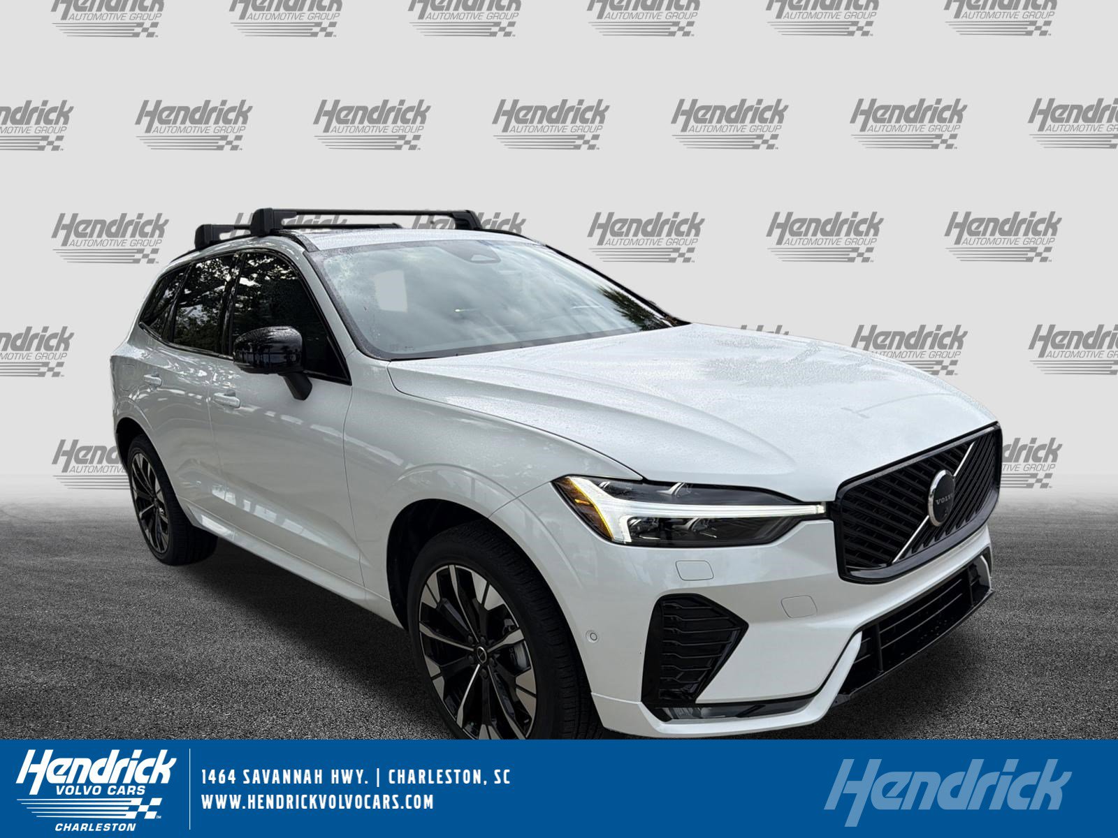 2026 Volvo XC60 B5 Plus Dark AWD's photo