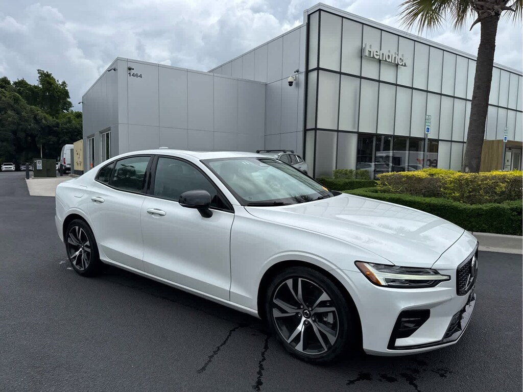 Used 2024 Volvo S60 Core Dark Theme Sedan
