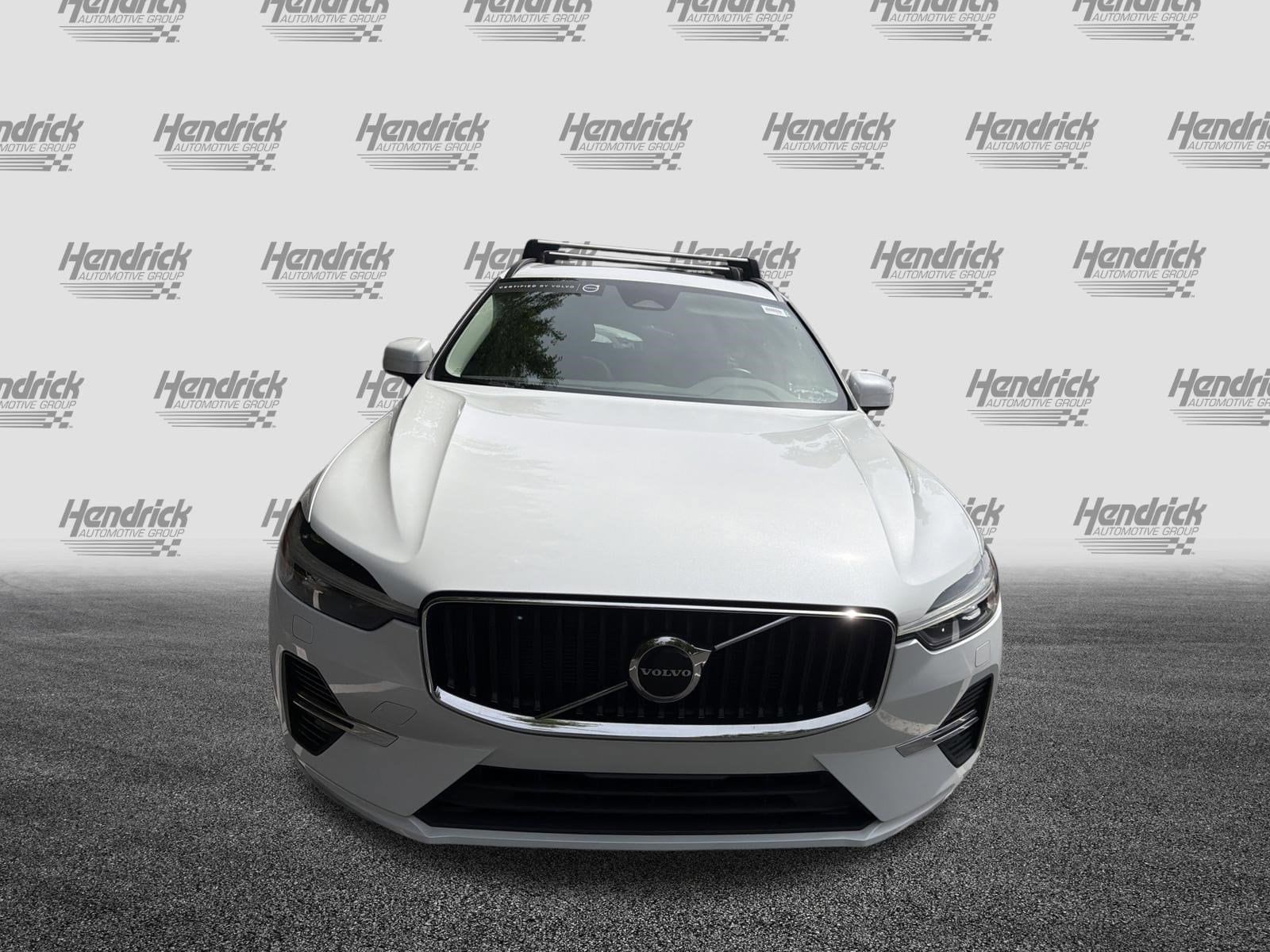 2023 Volvo XC60 Core photo 2