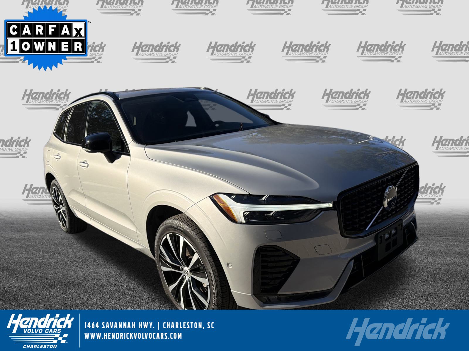 2025 Volvo XC60 Plus's photo