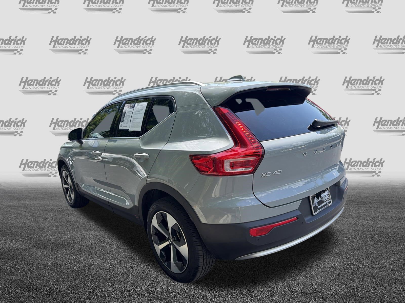 2024 Volvo XC40 Core Bright Theme photo 6