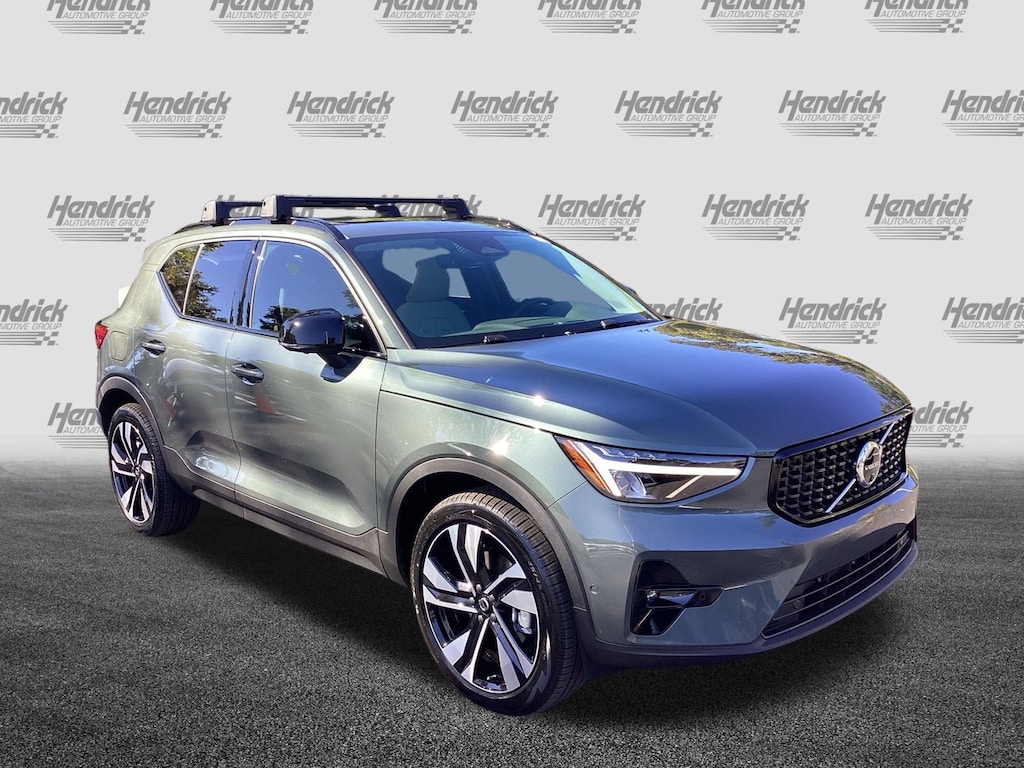 New 2026 Volvo XC40 B5 Plus SUV