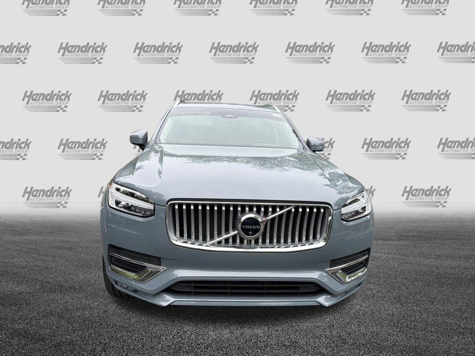 2023 Volvo XC90 Plus photo 2