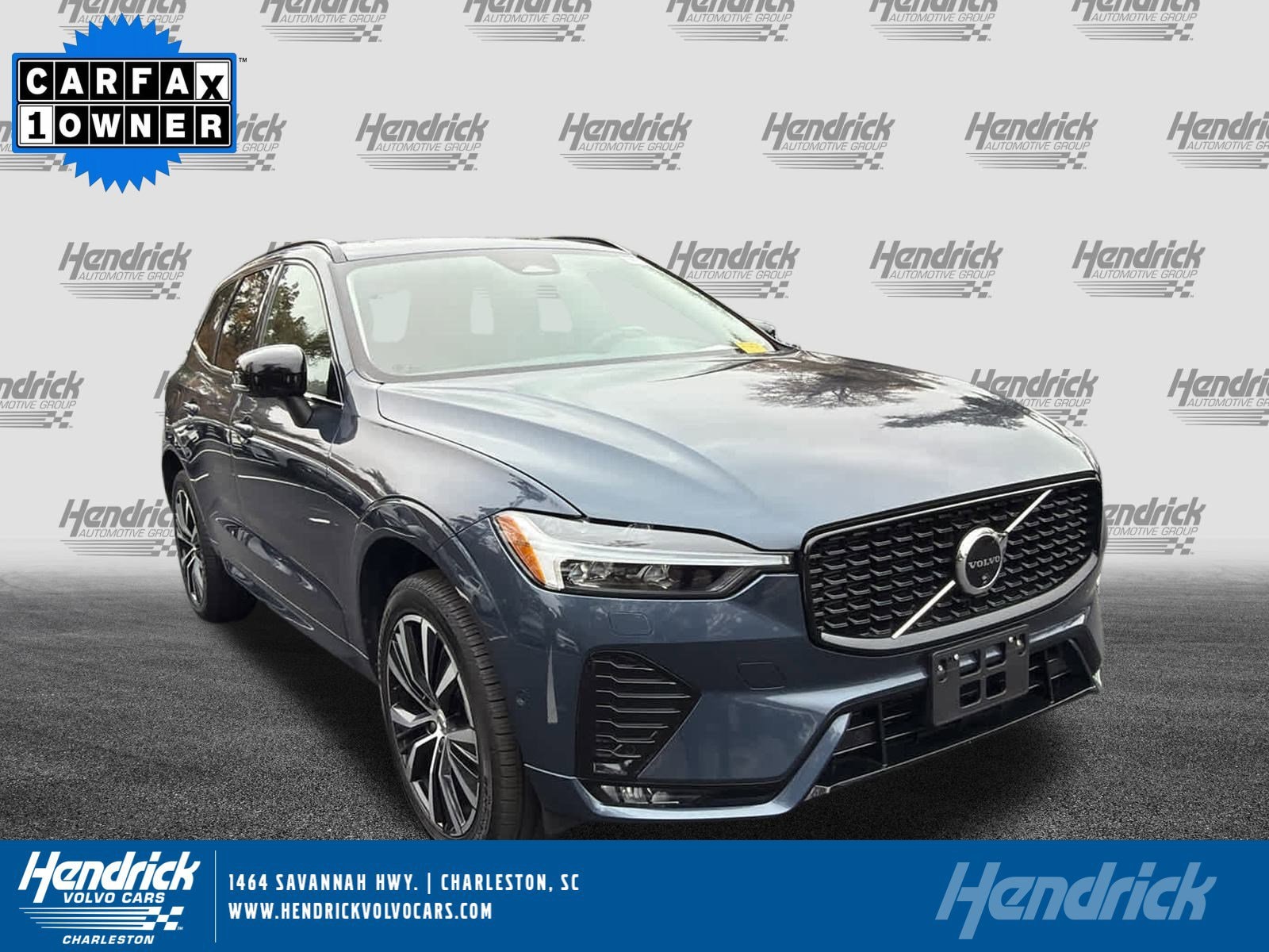 2025 Volvo XC60 Plus's photo