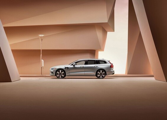 2024 Volvo V60 Recharge Plug-in Hybrid