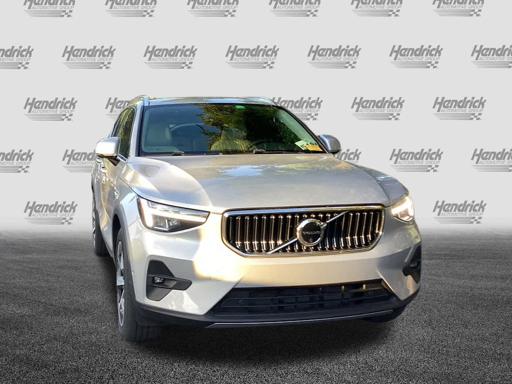 Certified 2023 Volvo XC40 Plus Bright Theme SUV