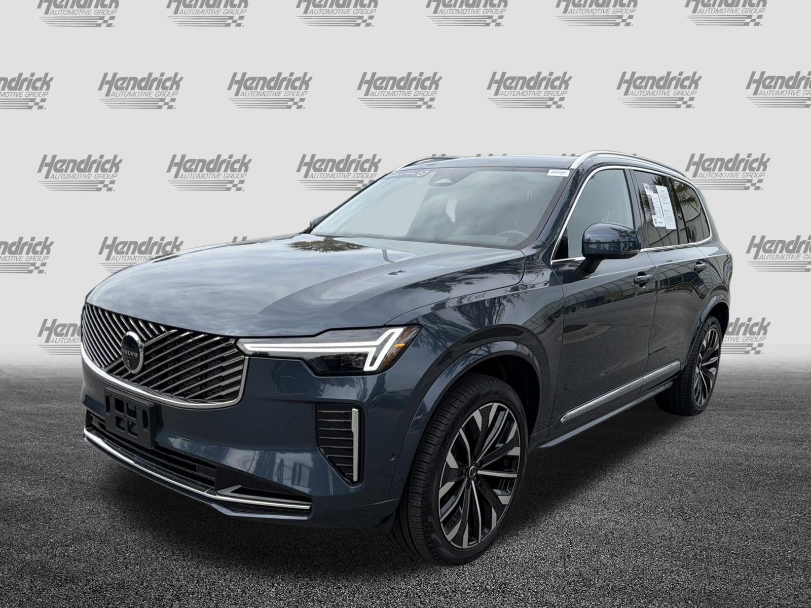 2025 Volvo XC90 Plus photo 4