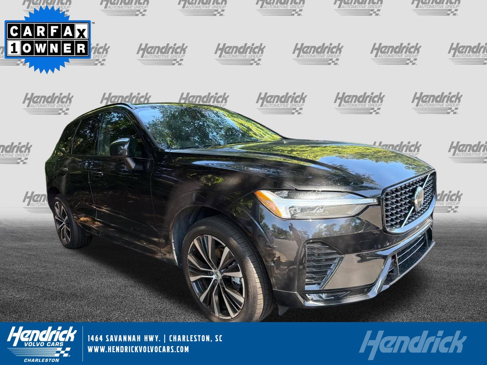 2024 Volvo XC60 B5 Plus Dark Theme AWD's photo