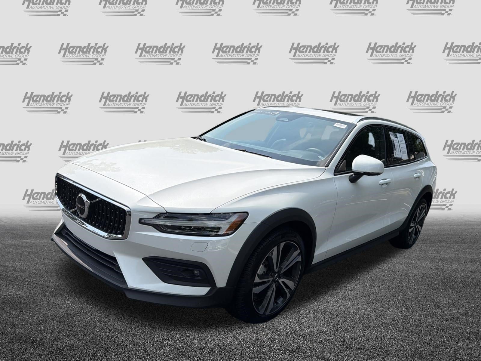 Volvo V60 Cross Country Plus