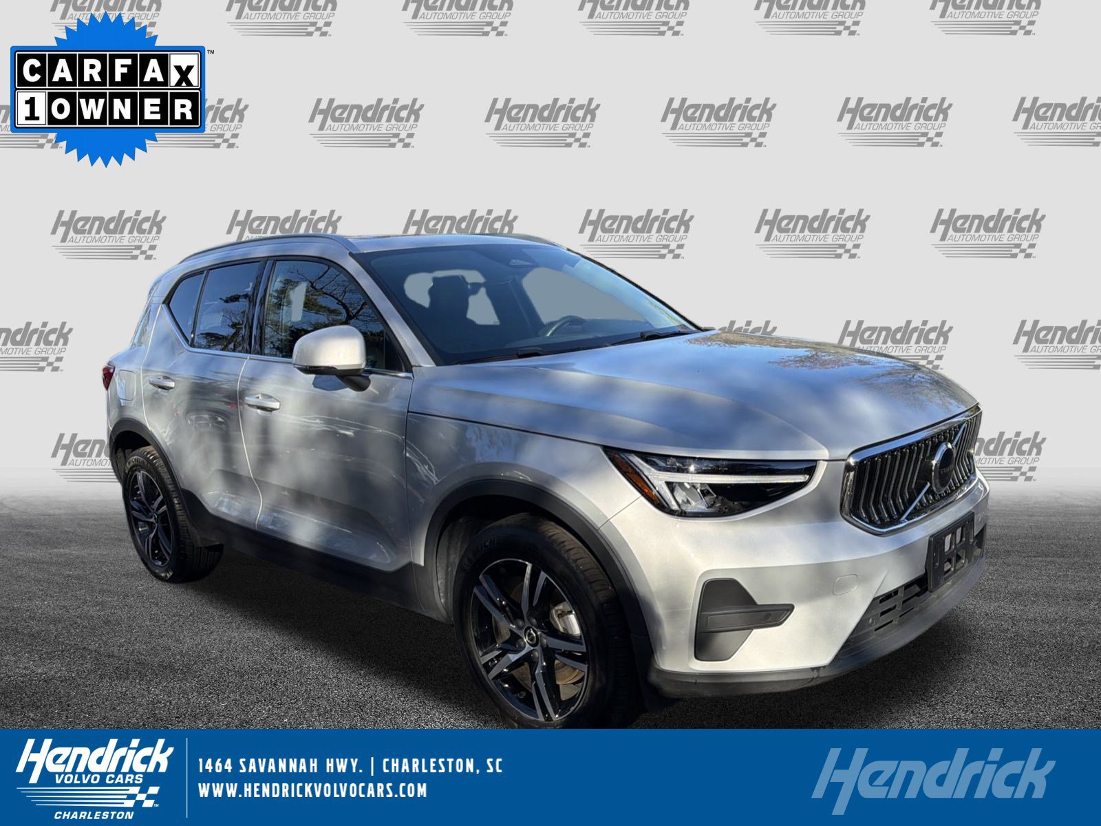 2025 Volvo XC40 Core's photo