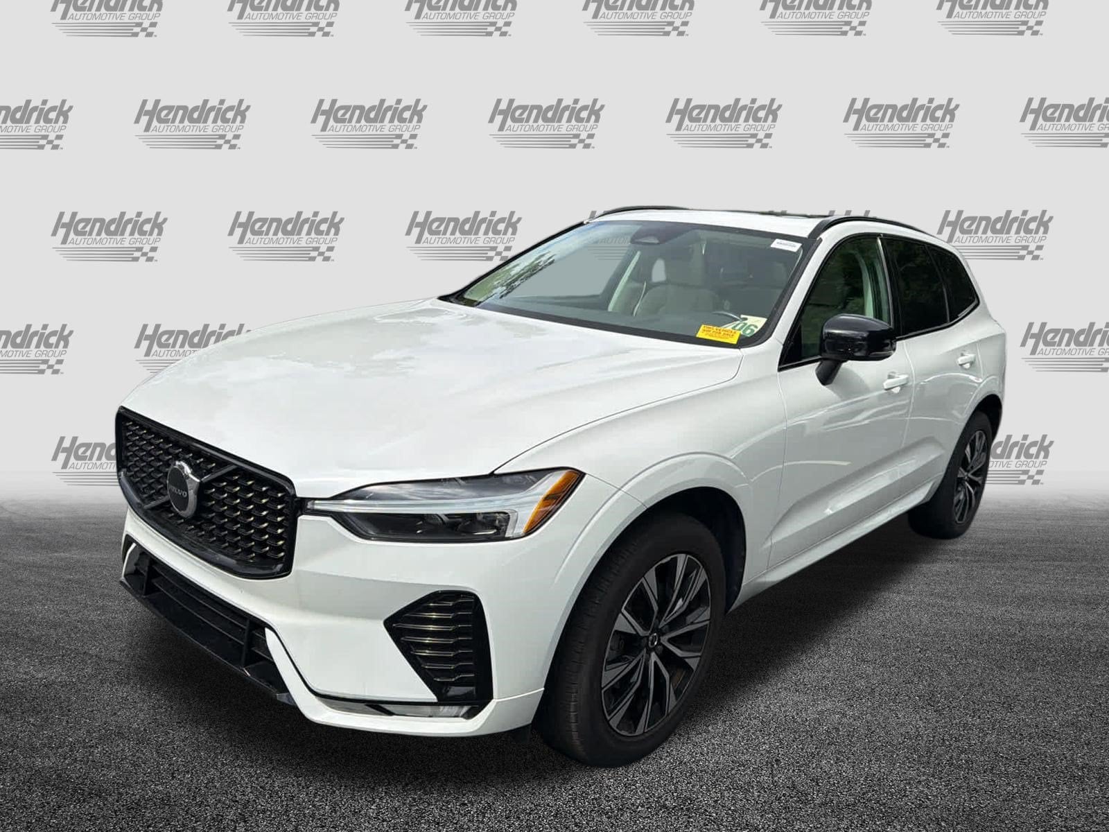 Volvo XC60 Core Dark Theme