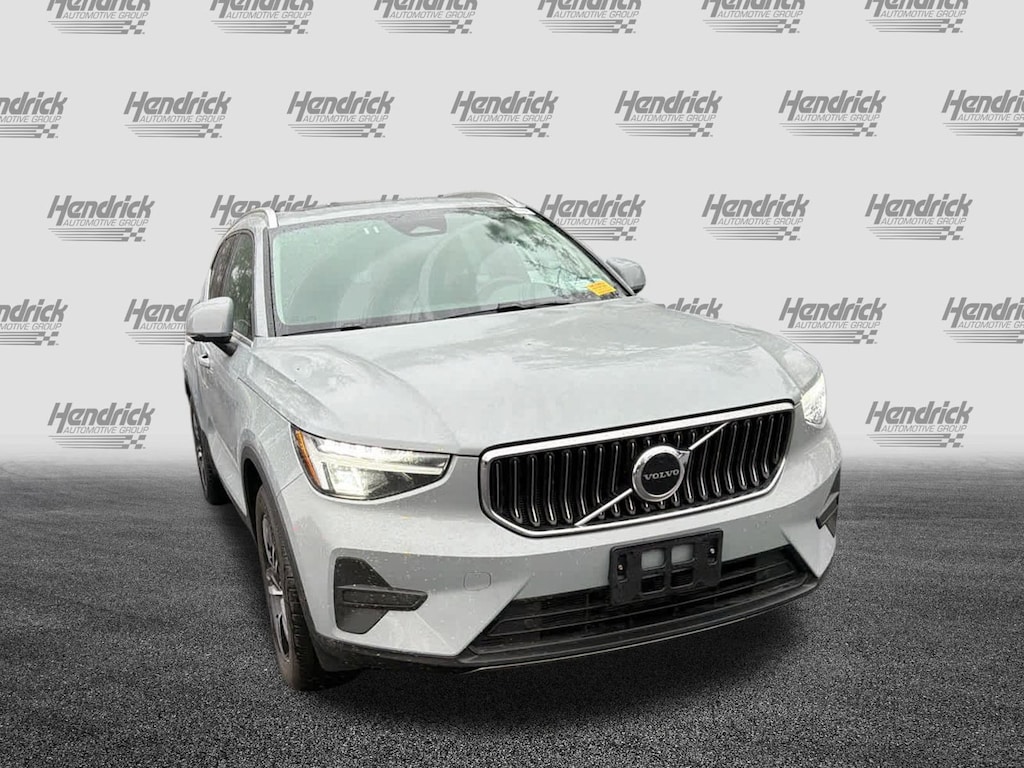Certified 2025 Volvo XC40 Core Bright Theme SUV