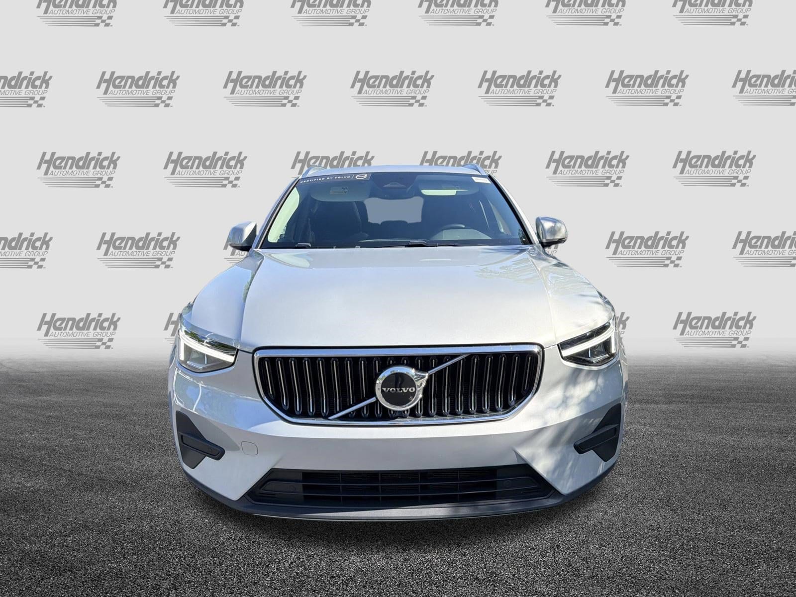 2025 Volvo XC40 Core Bright Theme photo 2
