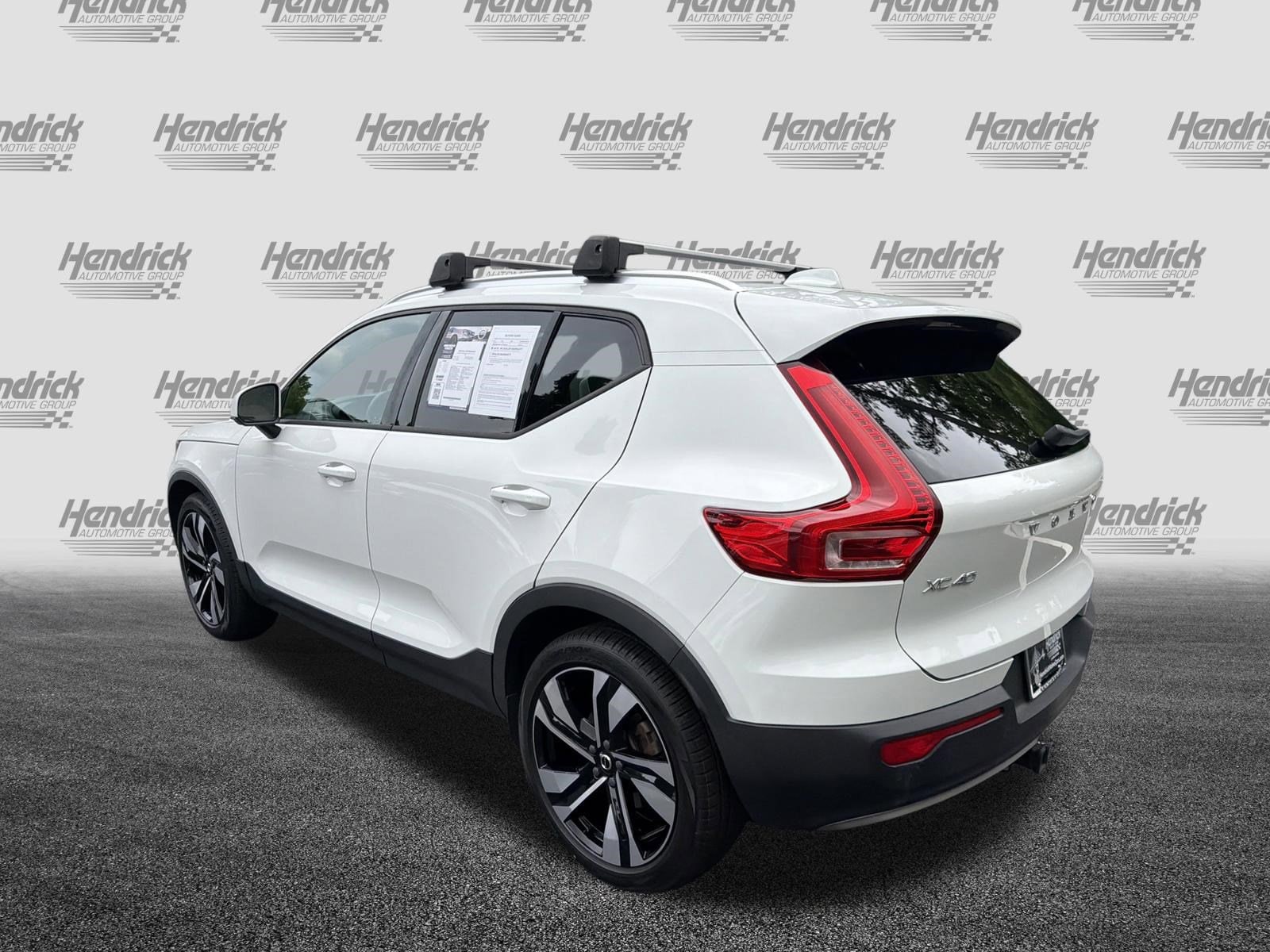 2020 Volvo XC40 Momentum photo 5