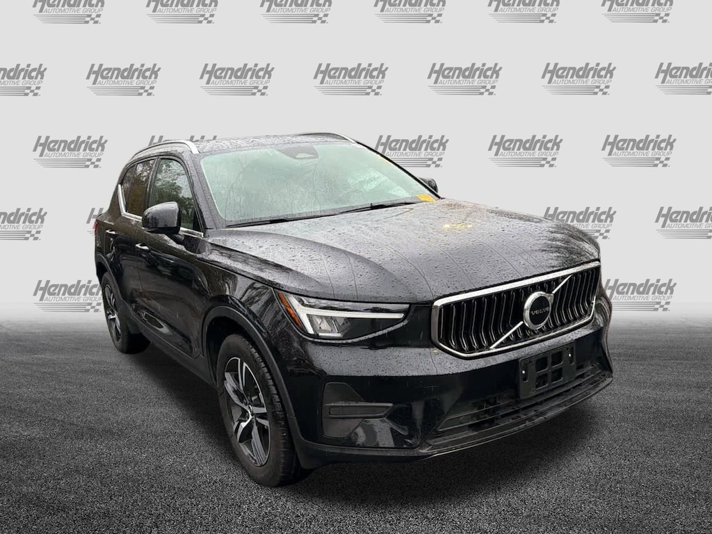 Certified 2025 Volvo XC40 Core Bright Theme SUV