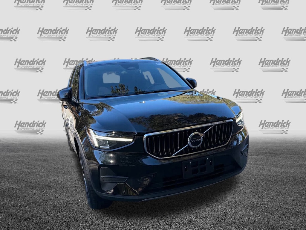 Certified 2025 Volvo XC40 Core Bright Theme SUV