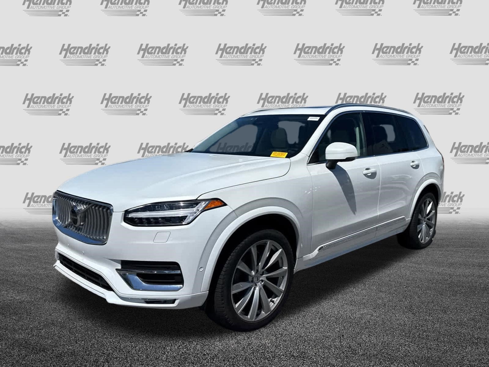 2023 Volvo XC90 Plus photo 3