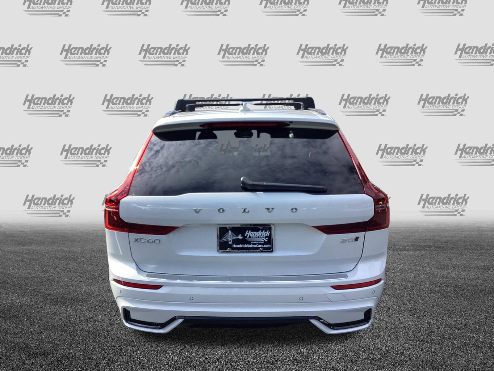 2026 Volvo XC60 Plus photo 6