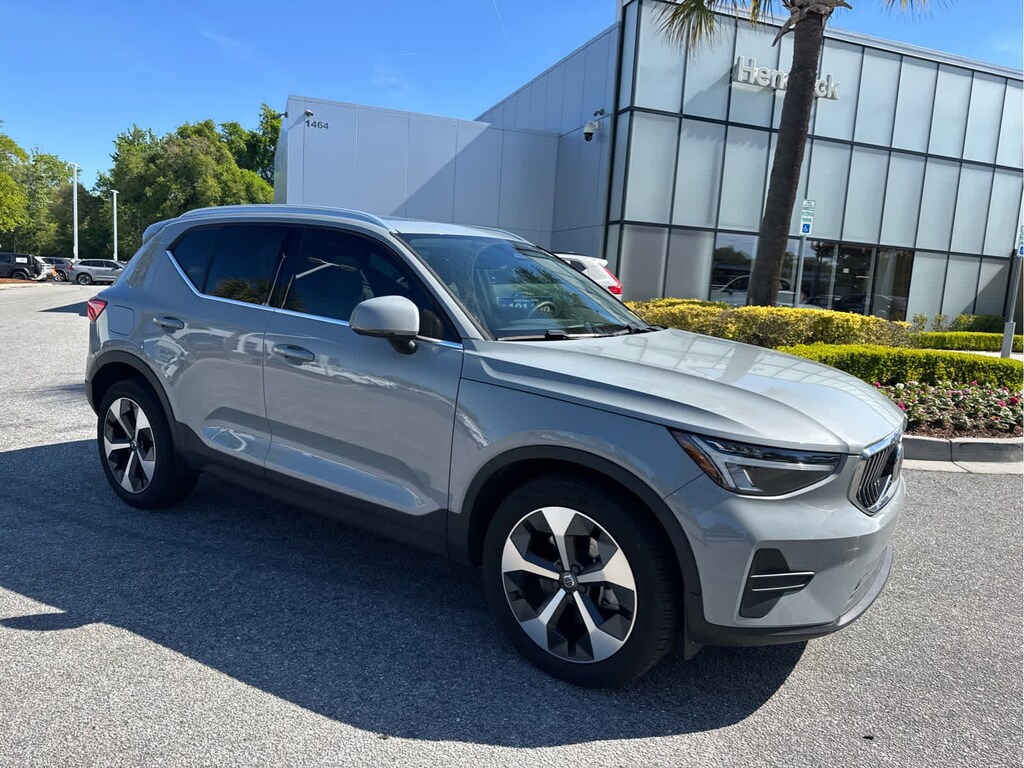 Used 2024 Volvo XC40 Core Bright Theme SUV