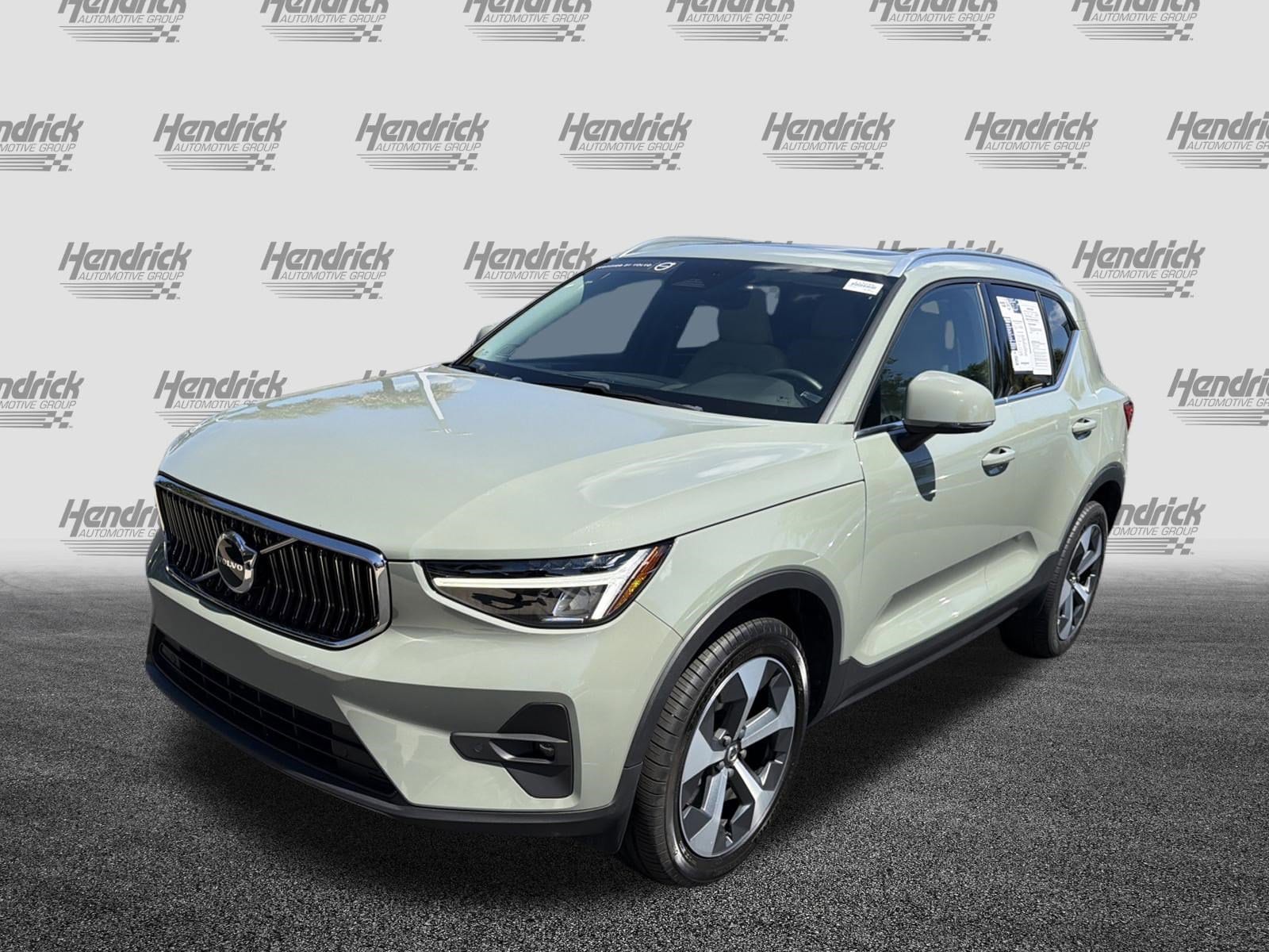Volvo XC40 Plus Bright Theme