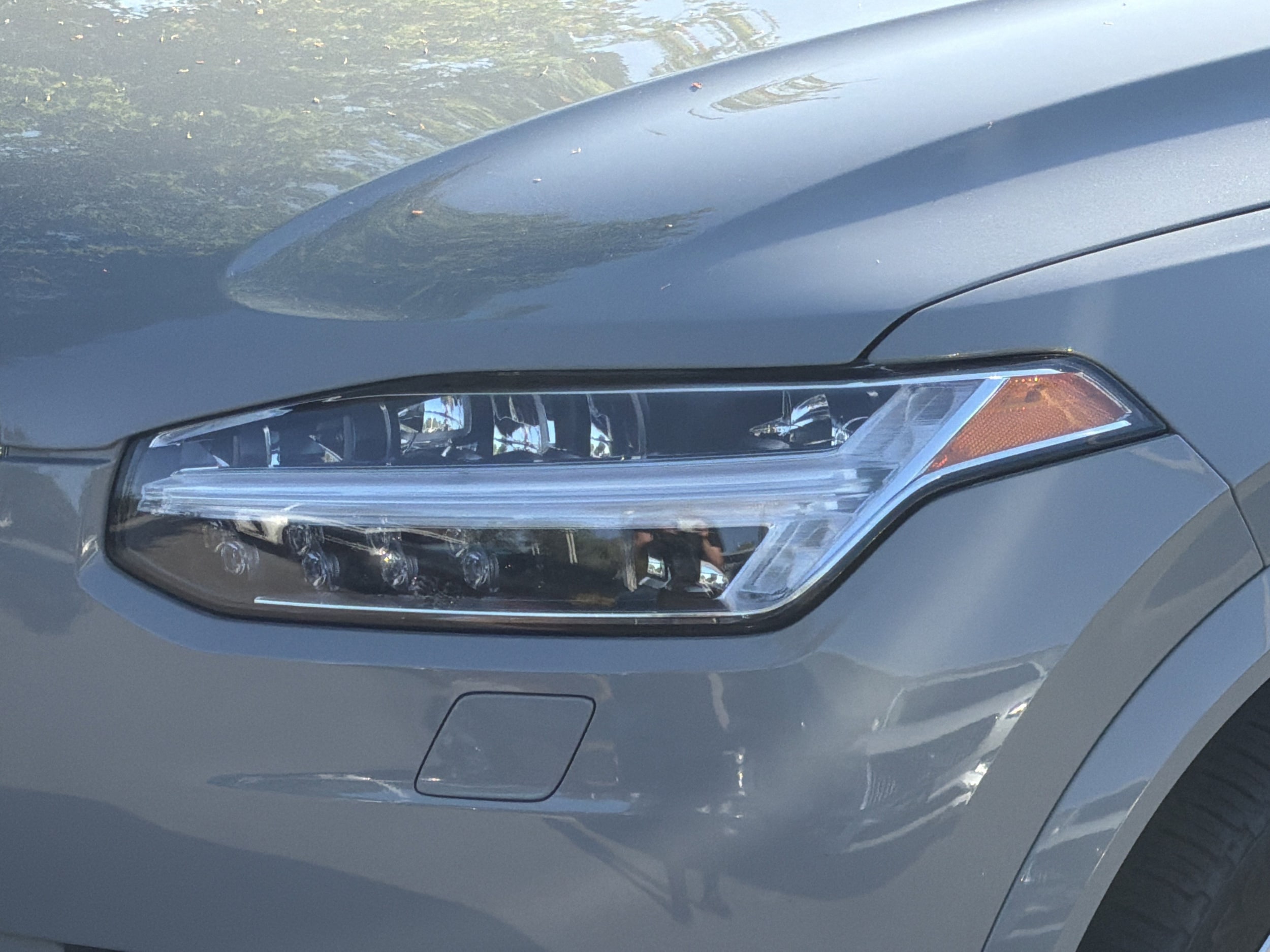 2024 Volvo XC90 Ultimate Bright Theme photo 3