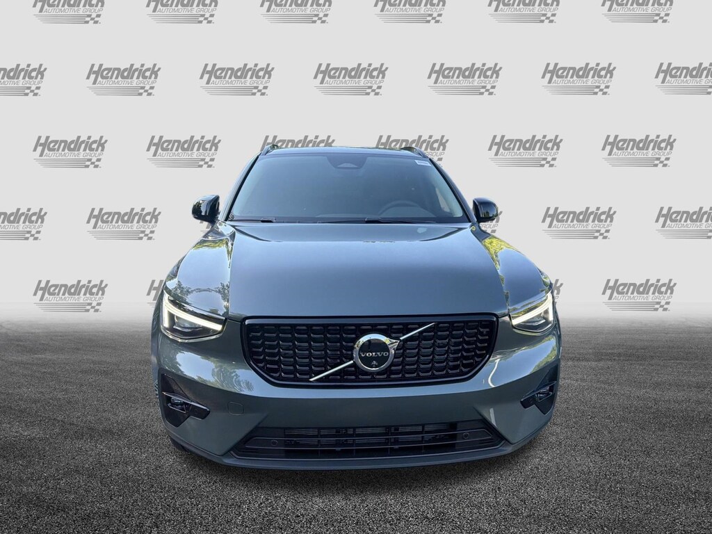 New 2026 Volvo XC40 B5 Plus SUV