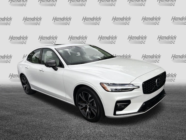 2024 Volvo S60 Plus Dark Theme Sedan