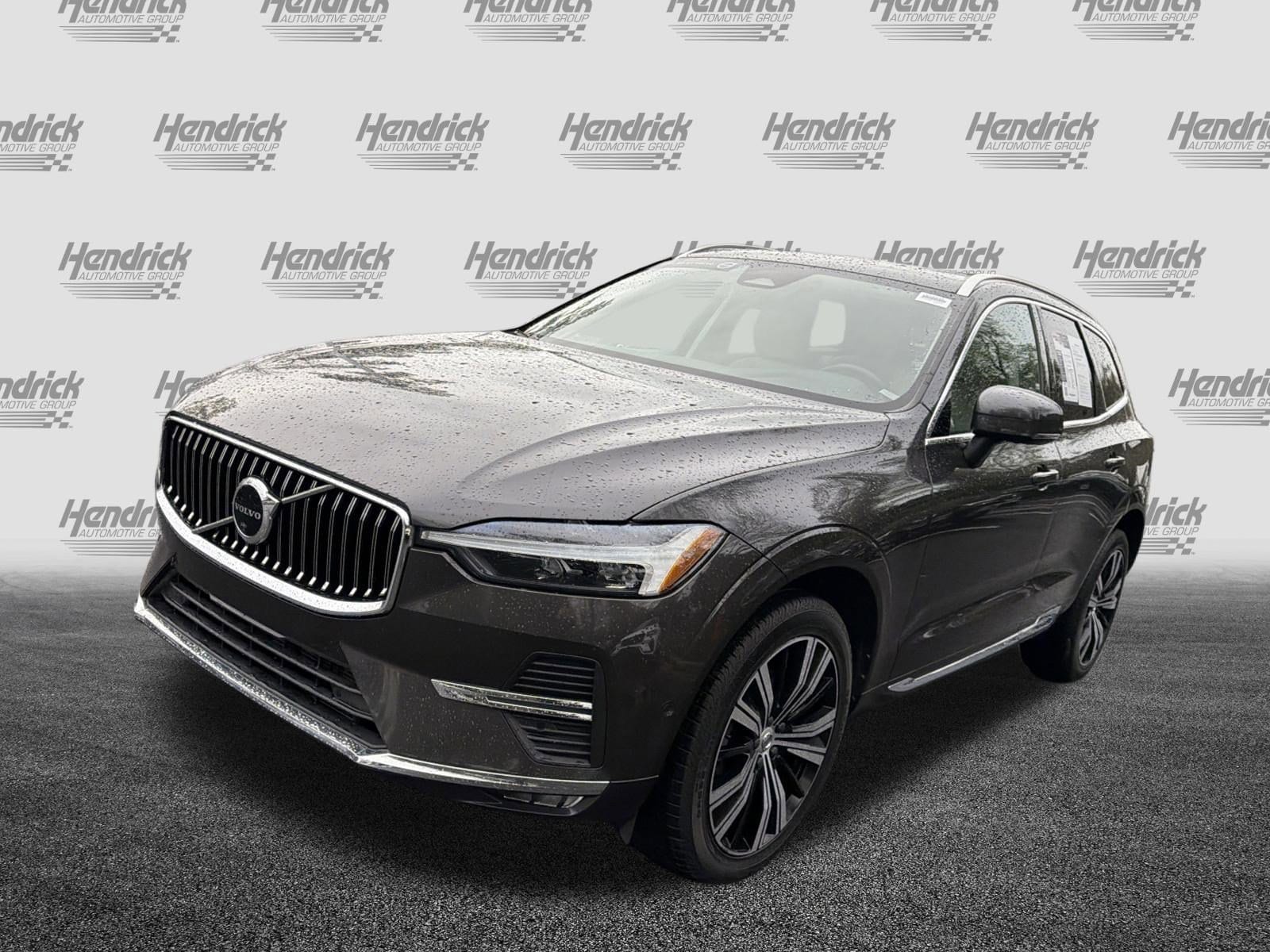 2023 Volvo XC60 Plus Bright Theme photo 4