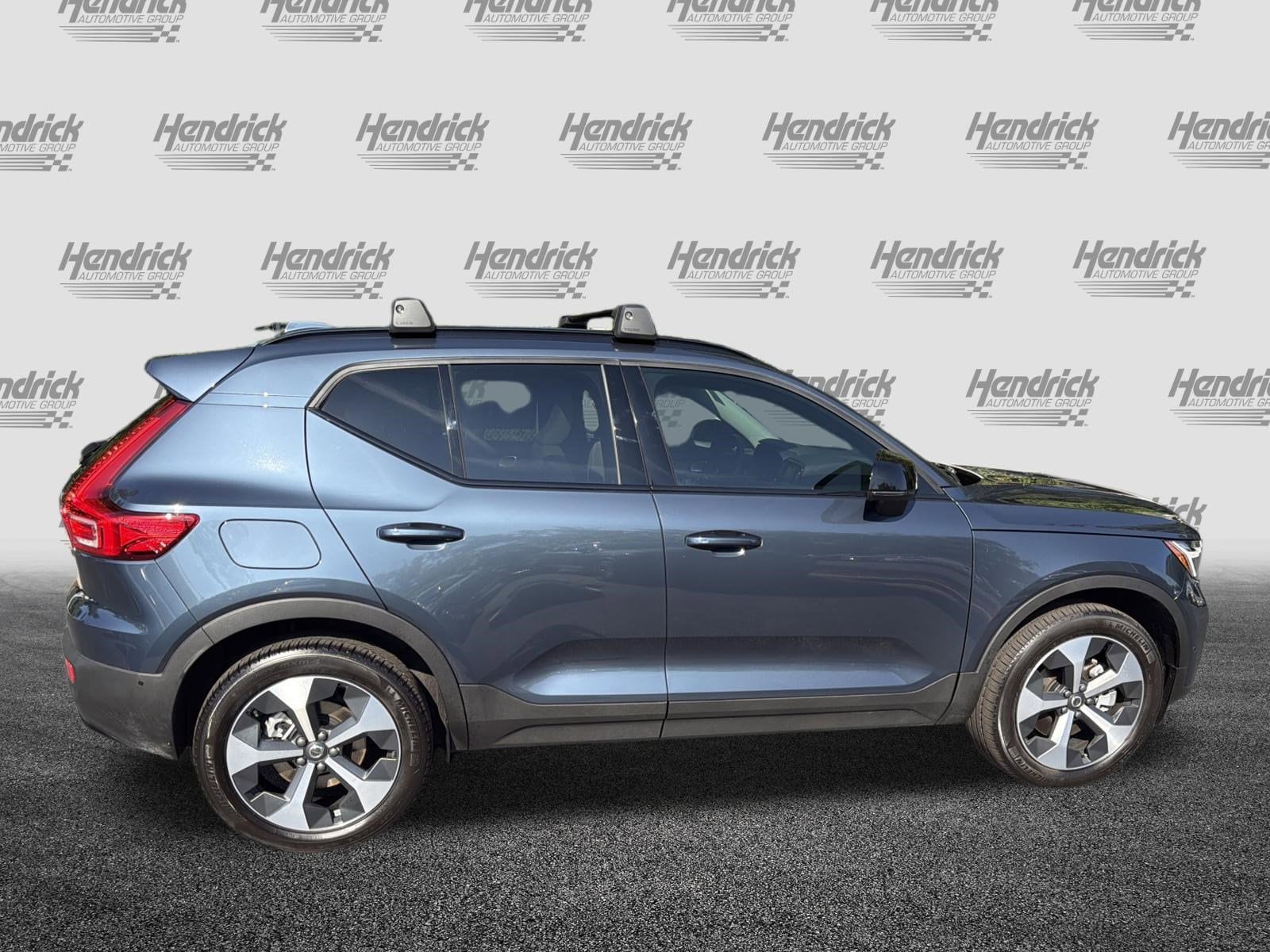 2026 Volvo XC40 Plus photo 6