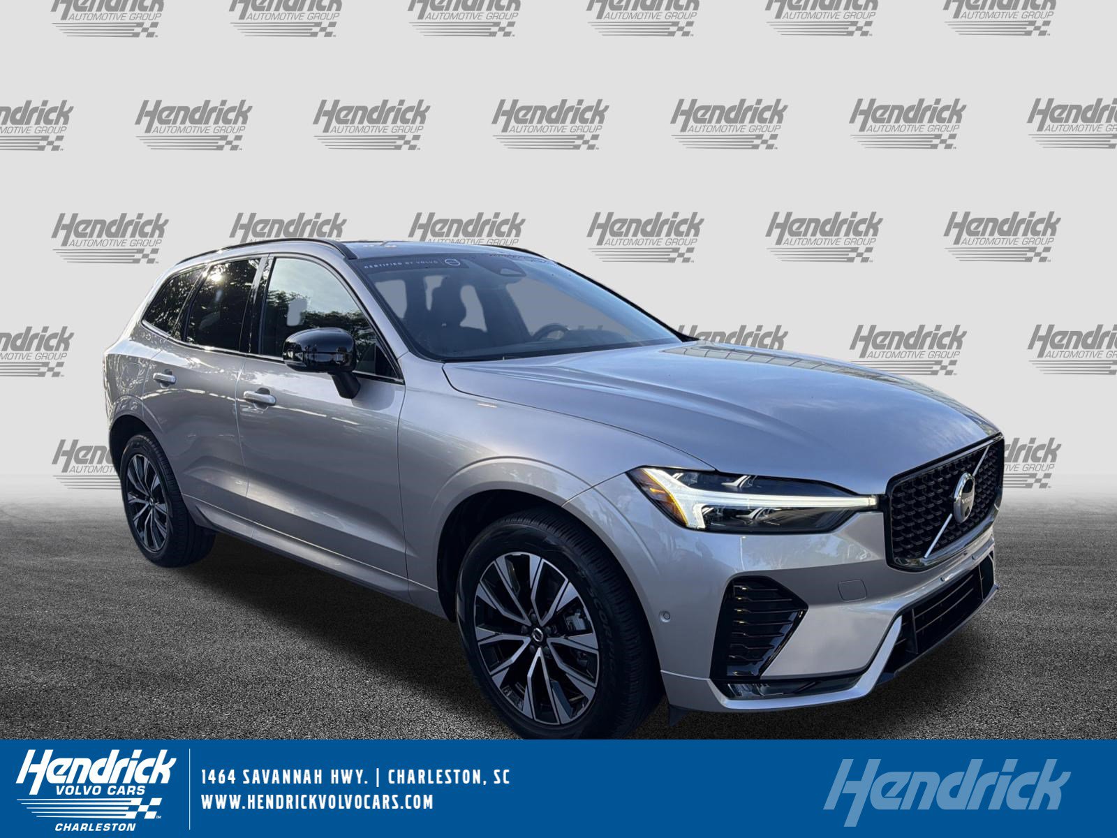 2025 Volvo XC60 B5 Plus Dark AWD's photo