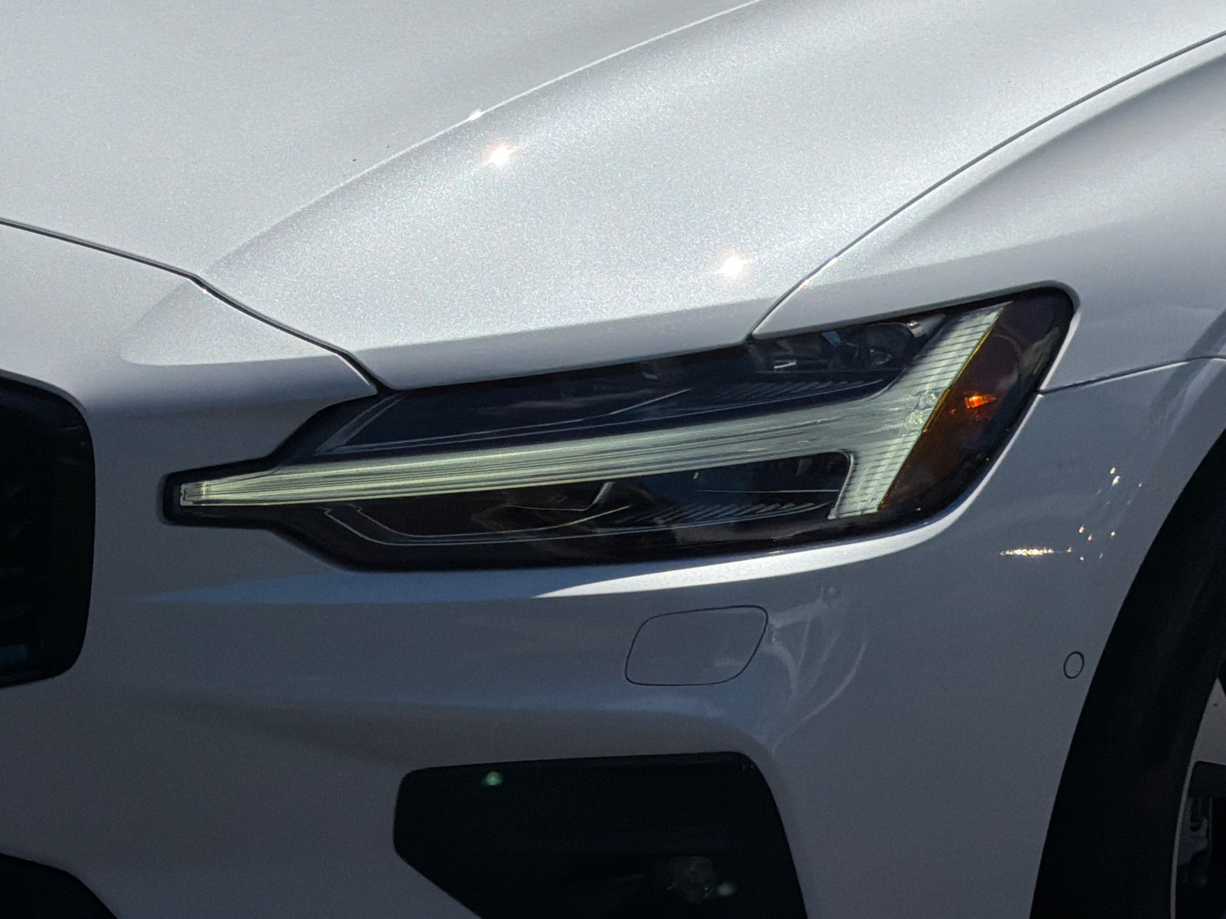 Volvo S60 Plus Dark Theme