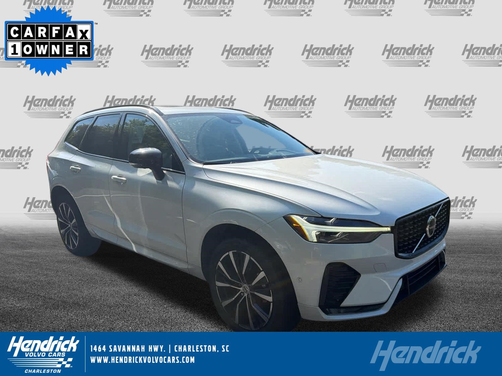 Volvo XC60 Plus Dark Theme