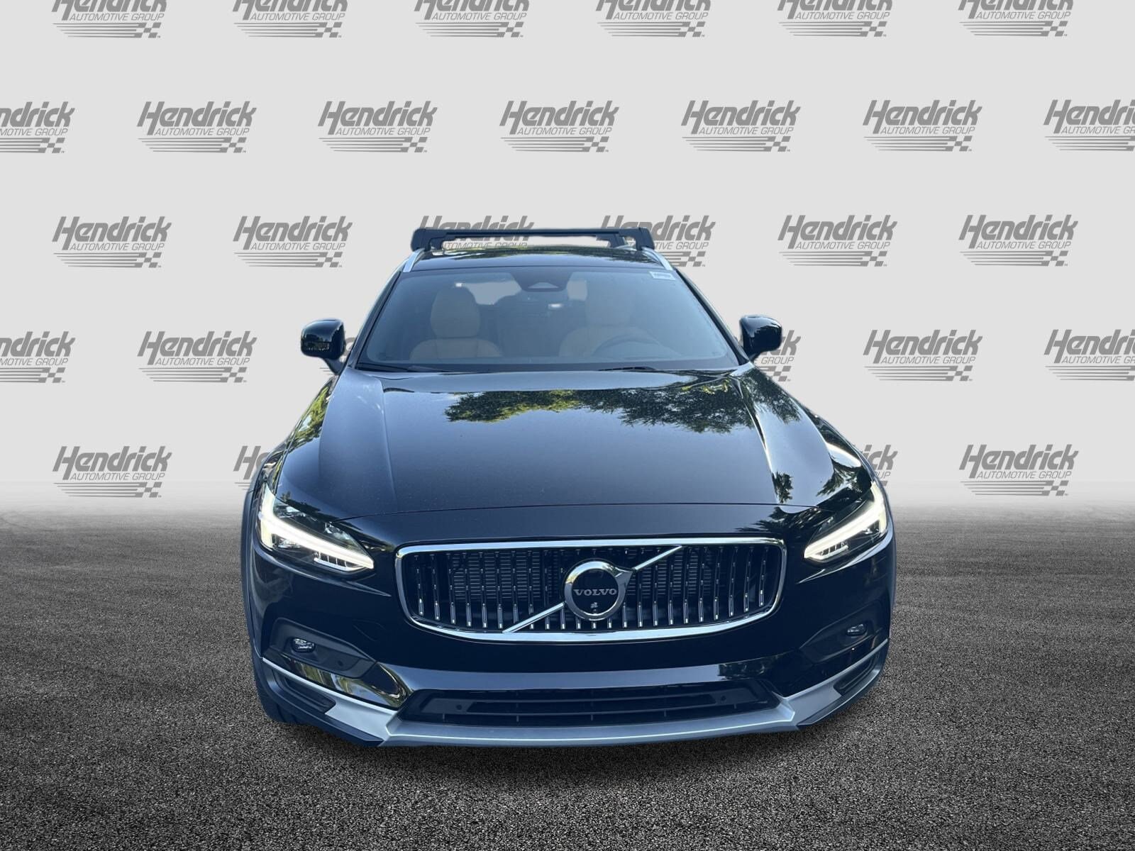 2026 Volvo V90 Cross Country B6 photo 2