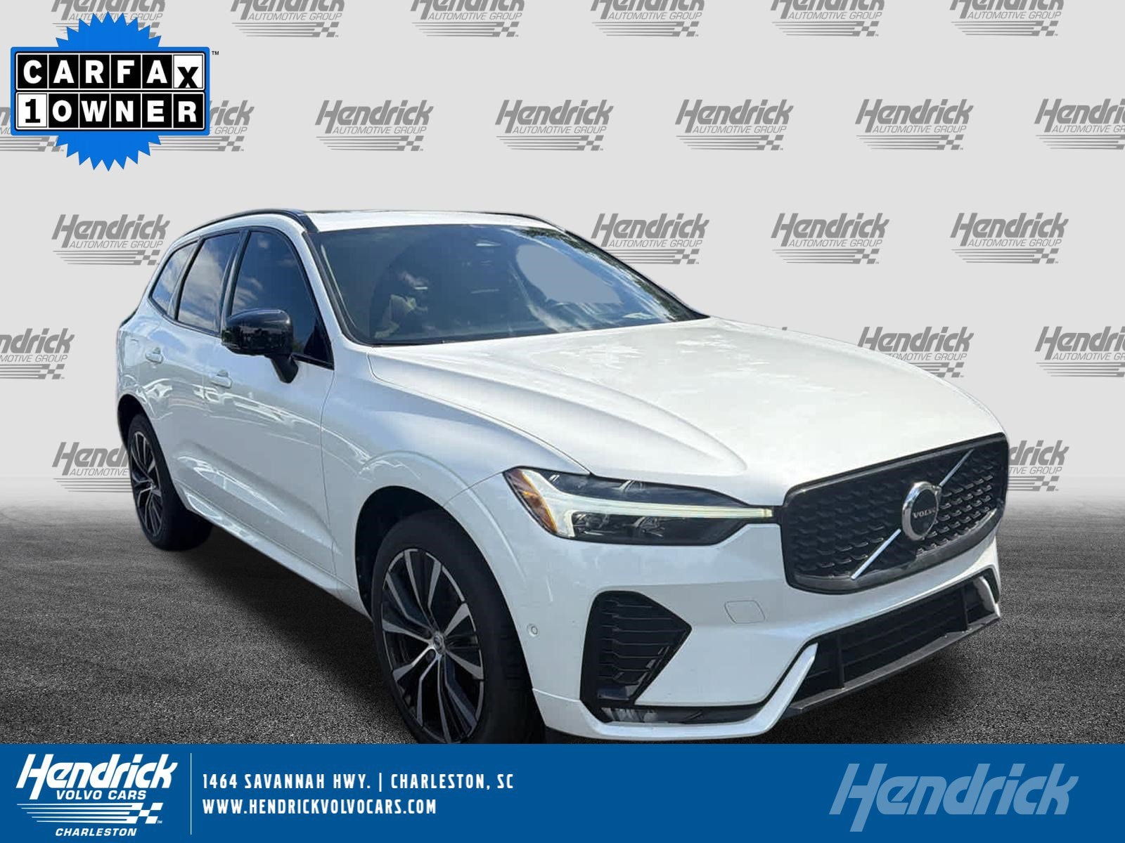 2023 Volvo XC60 B5 Ultimate Dark Theme FWD's photo