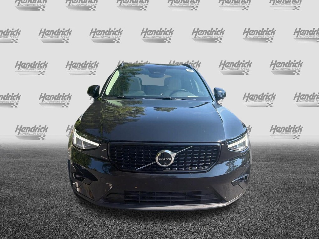 Certified 2025 Volvo XC40 Plus Dark Theme SUV