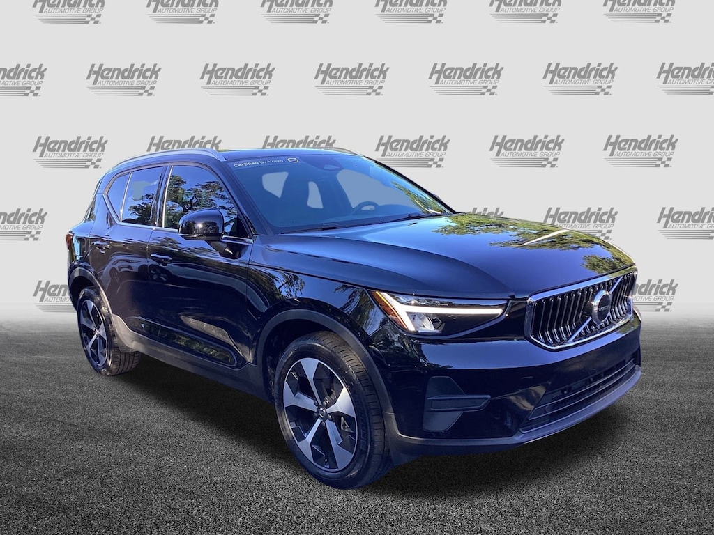 Used 2025 Volvo XC40 Core Bright Theme SUV