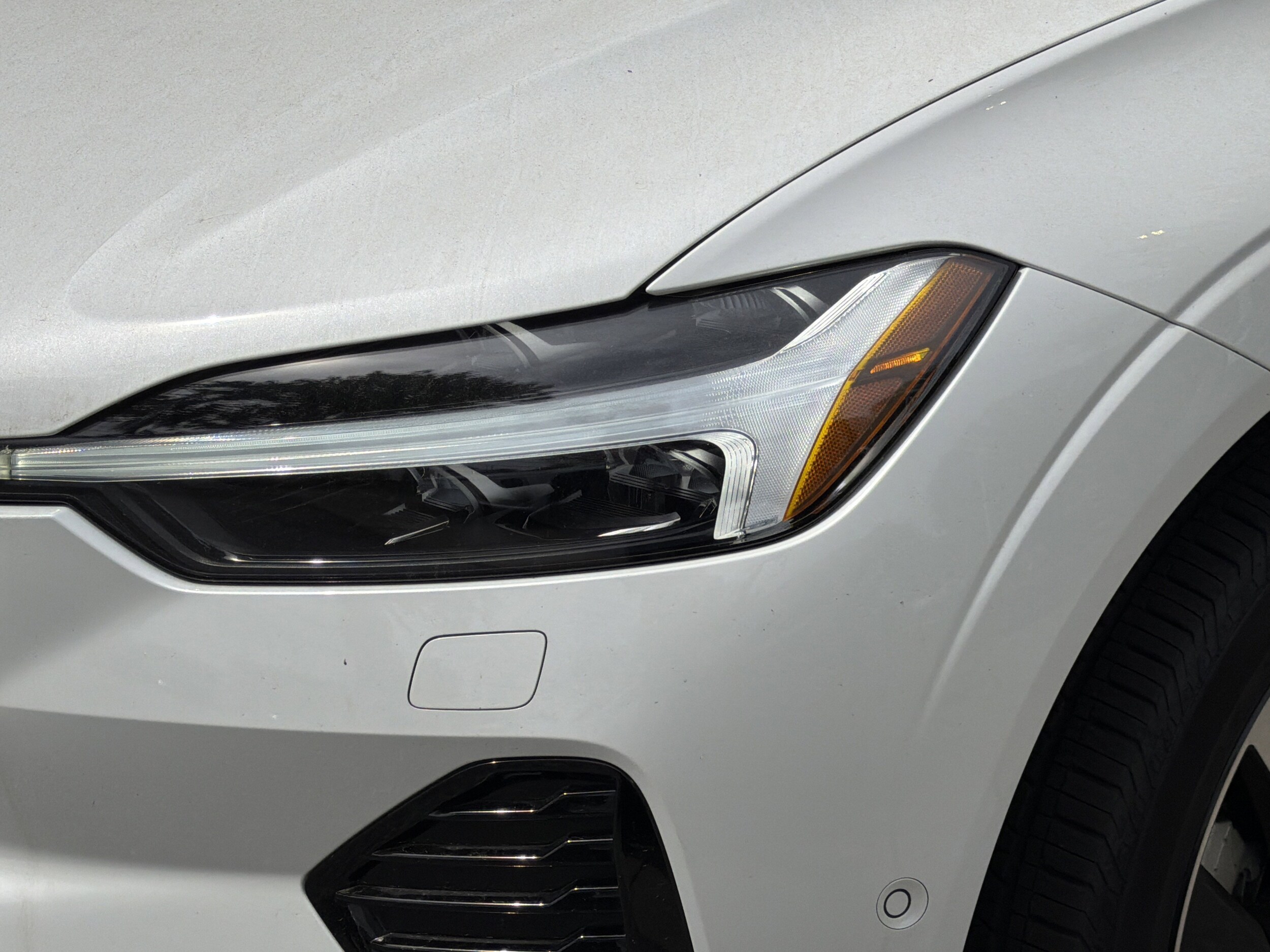 2024 Volvo XC60 Recharge Plug-In Hybrid Plus Dark Theme photo 5